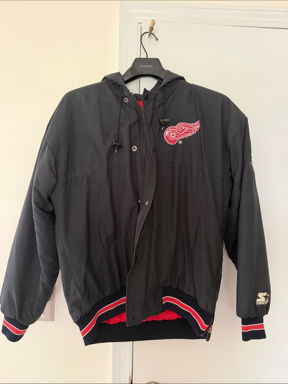 STARTER Black and Red Detroit Red Wings Jacket